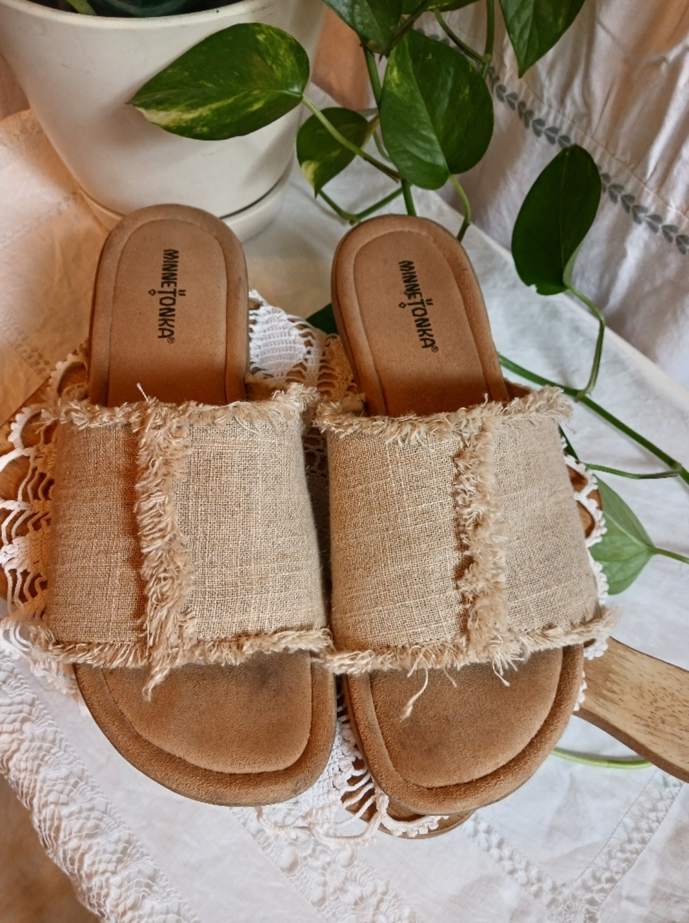 Minnetonka Canvas Slide Sandals Beige 11W Neutral Boho Coastal Easy Wear